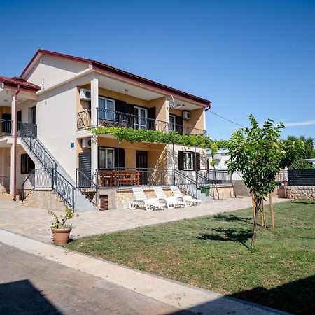 Apartments Zora Seline Ngoại thất bức ảnh